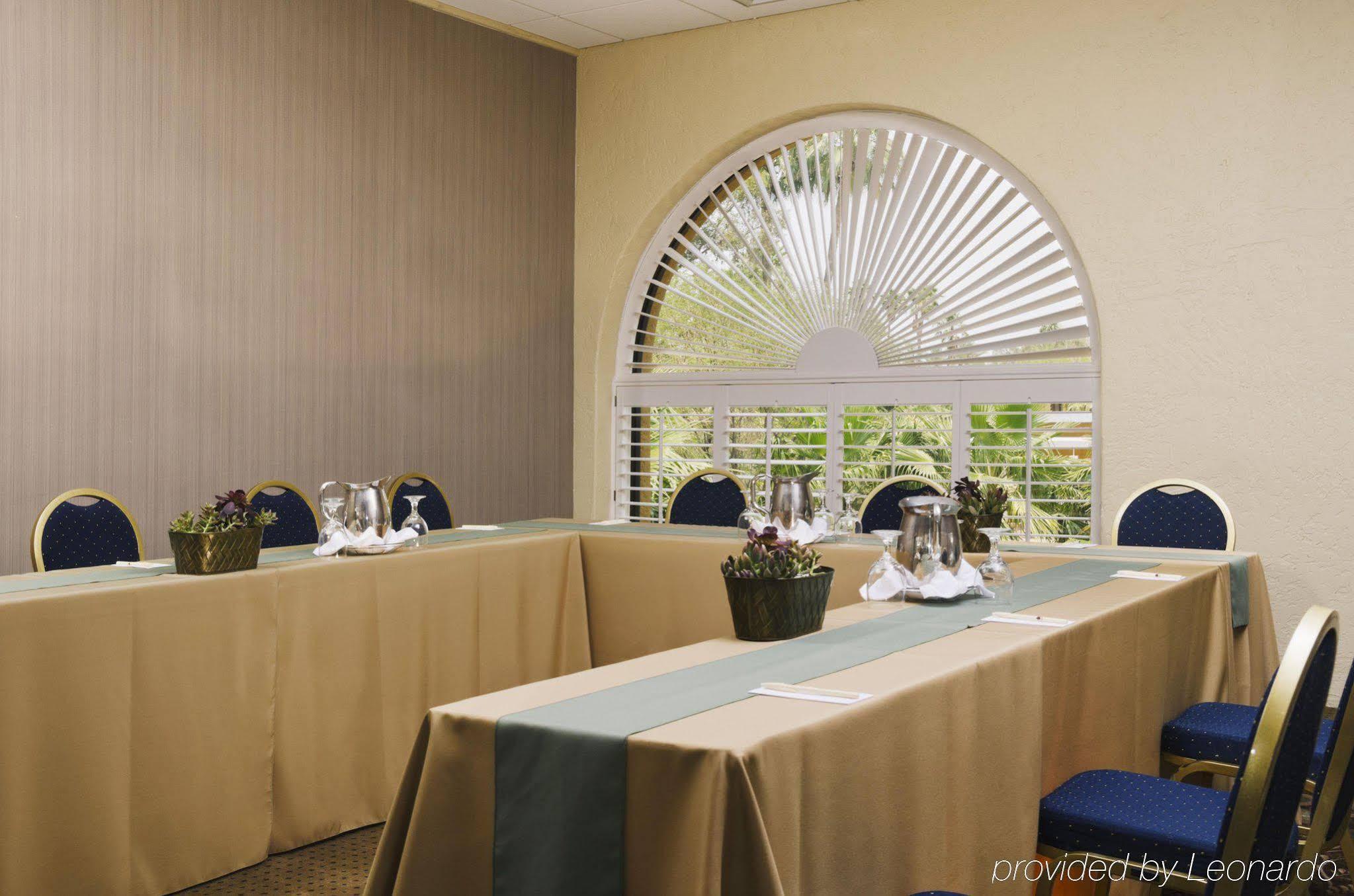 Hotel Doubletree By Hilton Tucson-Reid Park Exterior foto