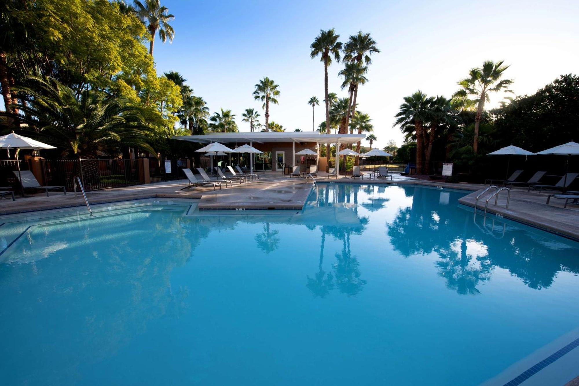Hotel Doubletree By Hilton Tucson-Reid Park Exterior foto